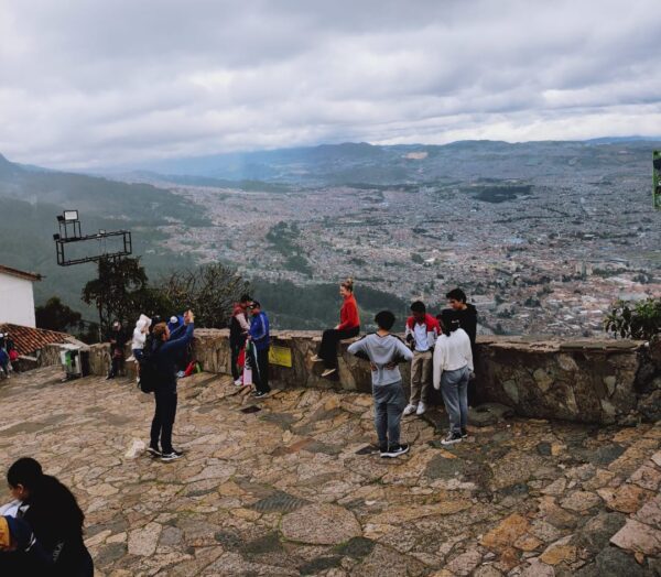 Vista panoramica de bogotá desde el cerro de monserrate