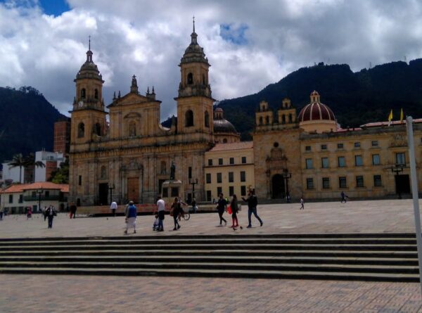 La Plaza de Bolivar, lugar que visitamos en el city tour bogota